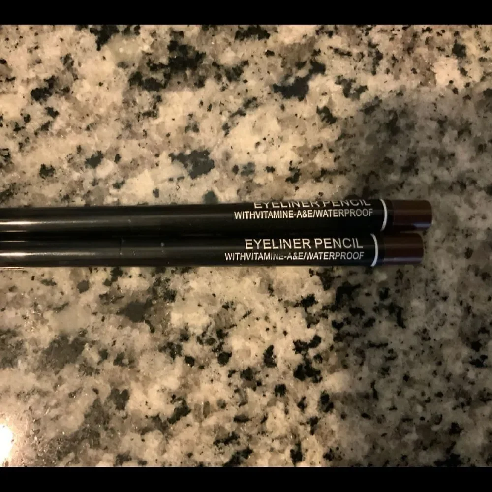 NEW MAC brown eyeliner pencil